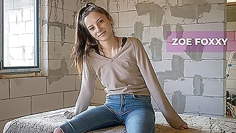 Zoe Foxxy In Quick Fucking In An Abandoned Building