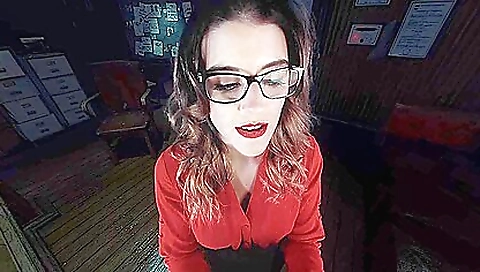 Horny brunette milf is fucked in doggy pose in vr porn