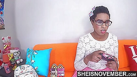 Ebony slut gets her dildo used in hard hardcore porn