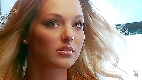 Sexy blonde shows off her gorgeous body in porn videos