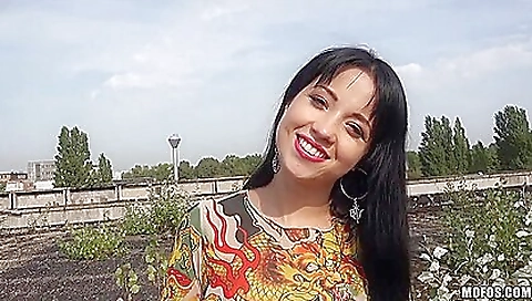 Brunette deepthroat with a sexy look in her eyes is enjoying it