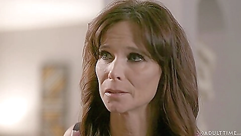 Brunette milf with tanned face gives a creampie to a guy