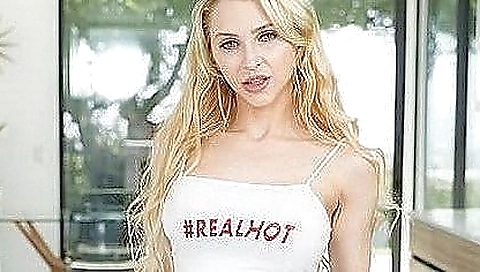 Sexy blonde with a big ass and cute tits in vr porn