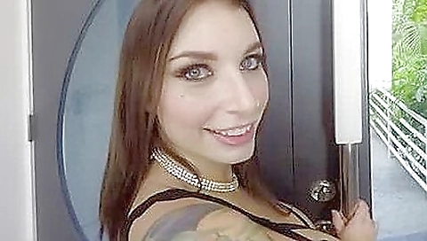 Sexy and hot chick gets her pussy fucked by her friend in vr