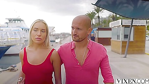 Blonde hottie on the beach letting her lover fuck her