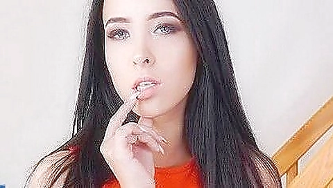 Sexy brunette cowgirl in vr porn has a hardcore blowjob